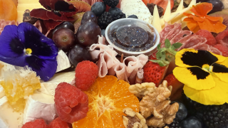 Screenshot of bayboardscharcuterie.com